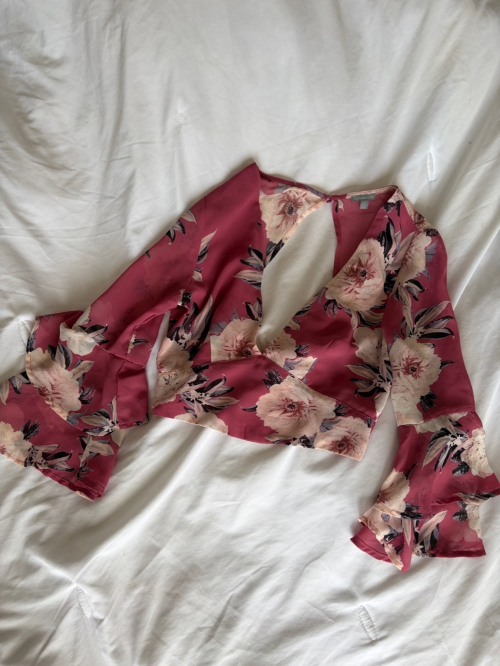 Charlotte Russe Rose Floral Keyhole Crop Top